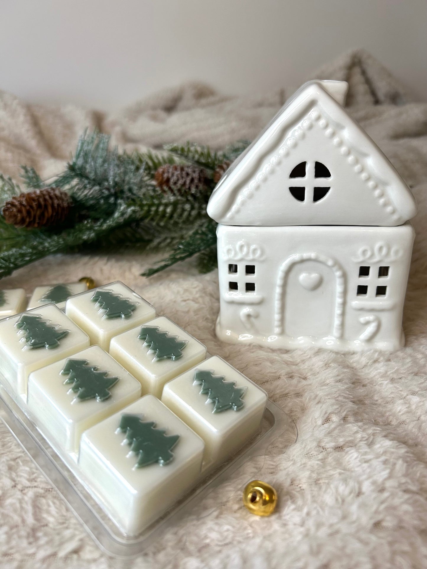 gingerbread house wax burner