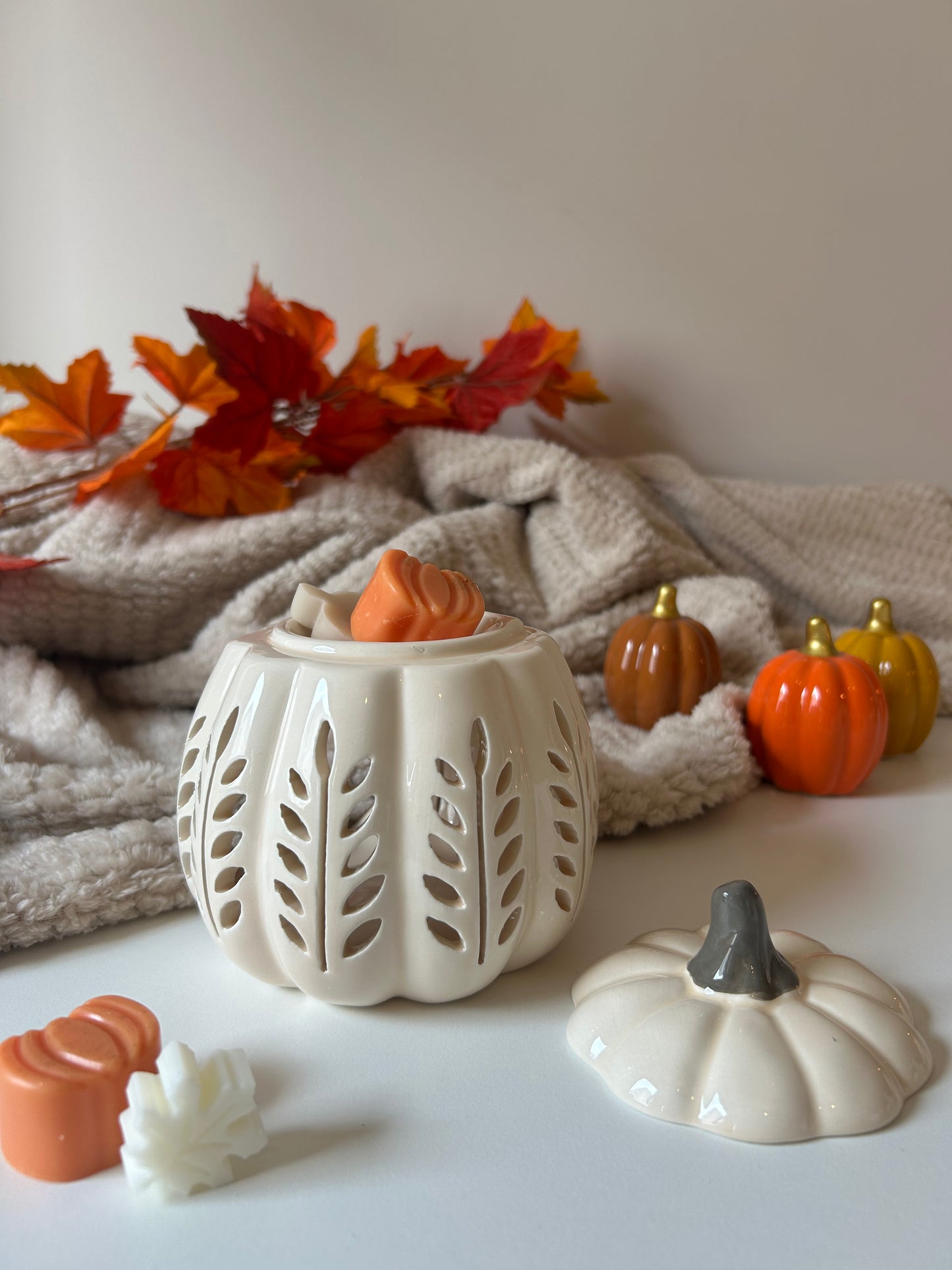 Autumn wax burner