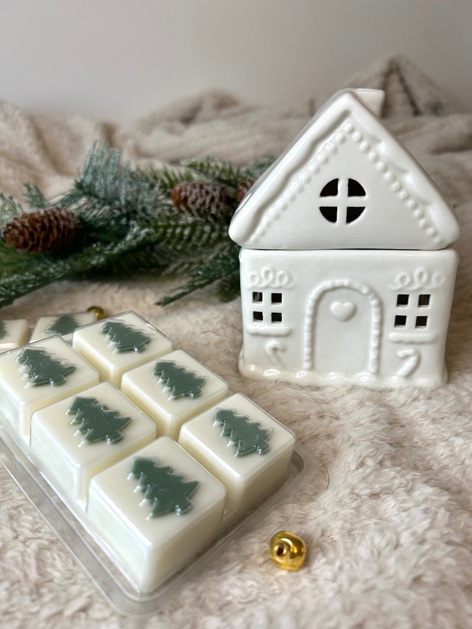 gingerbread house wax burner