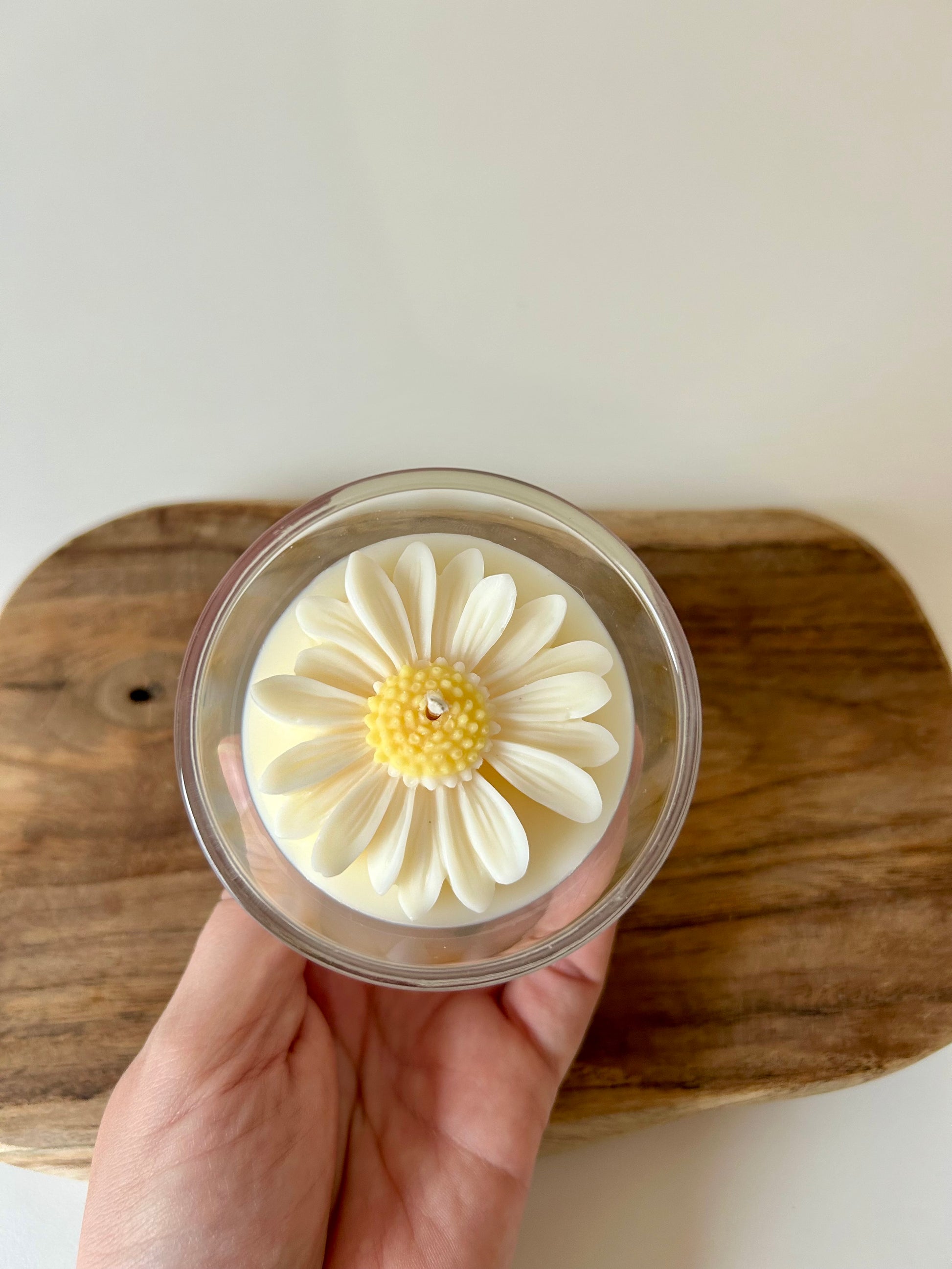 Daisy candle